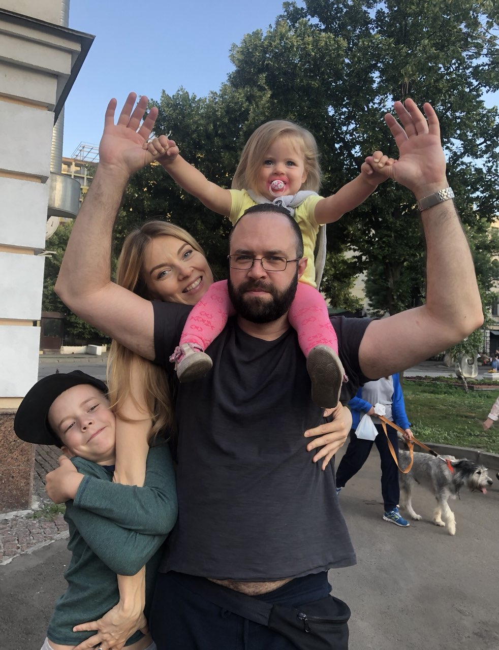 Со съемочной площадки в роддом: украинская ведущая экстремально стала мамой в третий раз